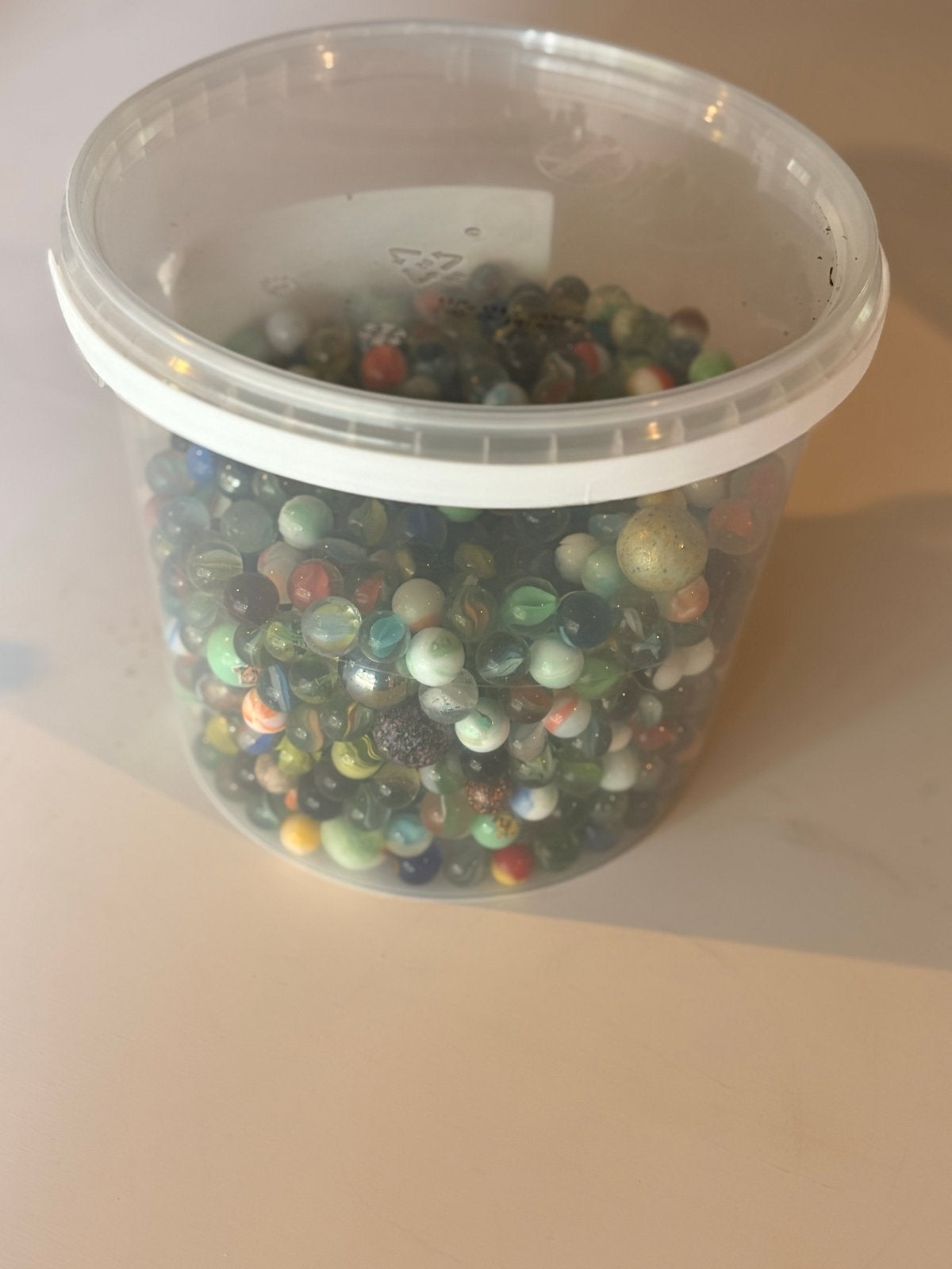Grote emmer vol met knikkers - diverse kleuren en maten, Ophalen, Gebruikt, Jongen of Meisje