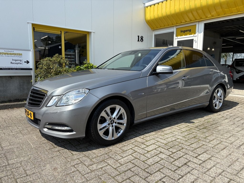 Mercedes-Benz E-Klasse 200 CGI Avantgarde Trekhaak Xenon APK, Gebruikt, Zwart, 4 cilinders, Navigatiesysteem