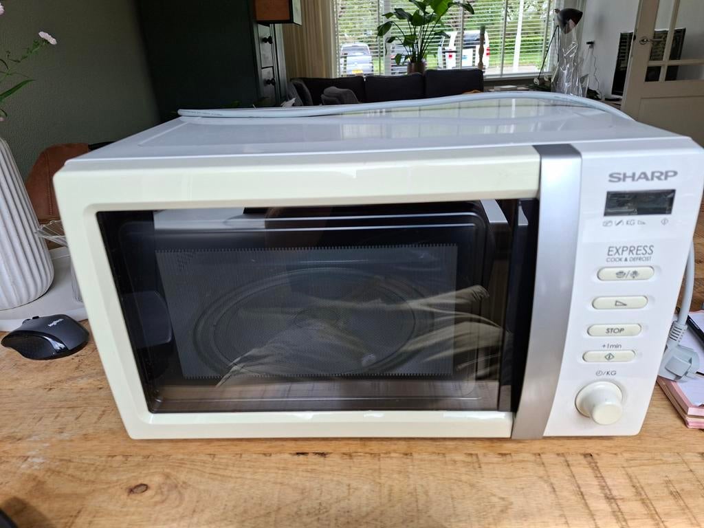Sharp Express Magnetron - Compact en Gebruiksvriendelijk, Gebruikt, Minder dan 45 cm, Ophalen of Verzenden, Magnetron