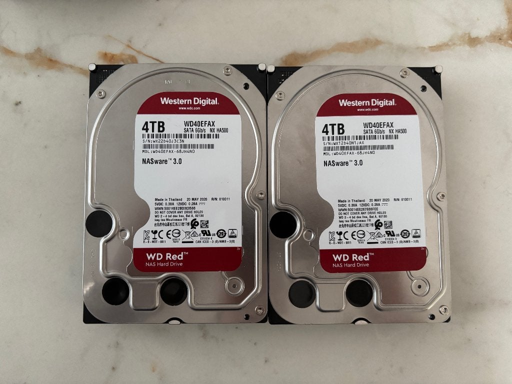WD RED 4TB (2 stuks, 64 uur!), Computers en Software, Ophalen, Intern, Western Digital (WD), Zo goed als nieuw