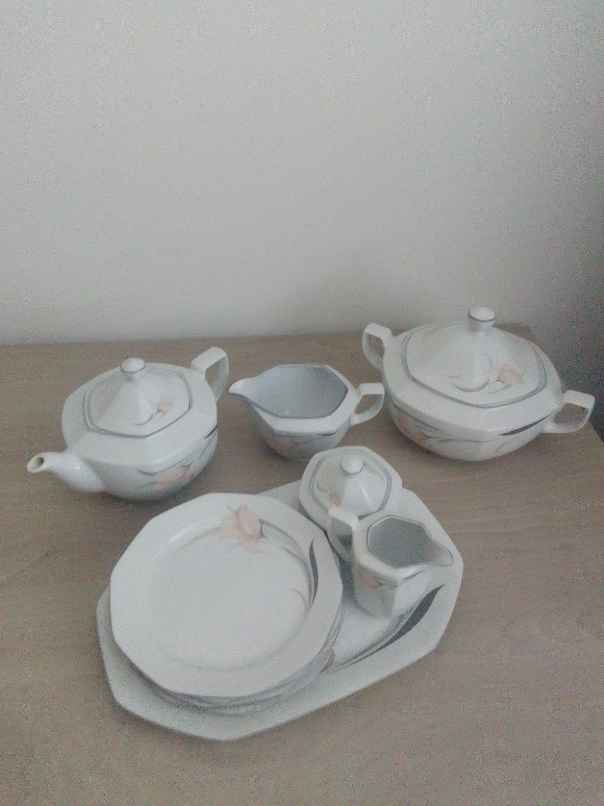 Servies met gebruikerssporen, Antiek en Kunst, Ophalen