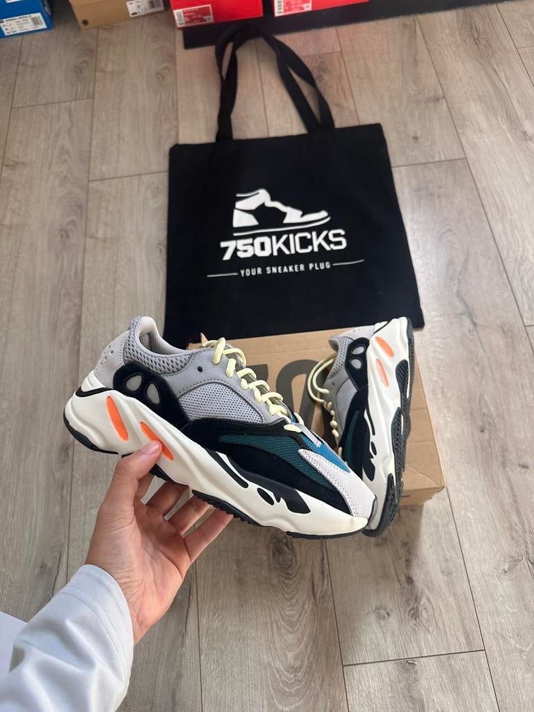 Yeezy Boost 700 Wave Runner B75571 Maat EU39 1/3 1.3, Overige kleuren, Yeezy, Nieuw, Ophalen of Verzenden