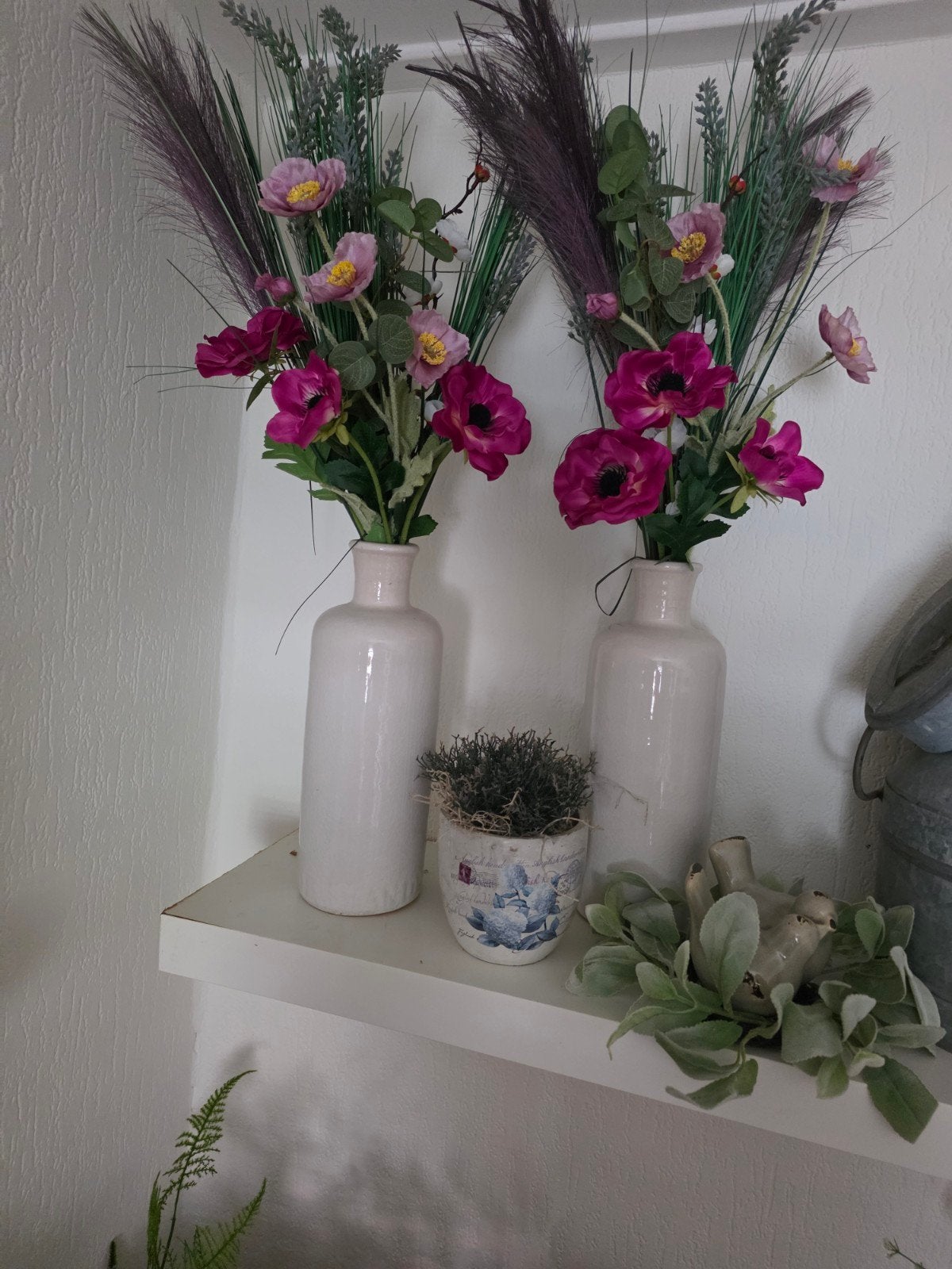 Decoratieve vazen met kunstbloemen en pluimen, Huis en Inrichting, Ophalen of Verzenden, Zo goed als nieuw, Wit, Modern