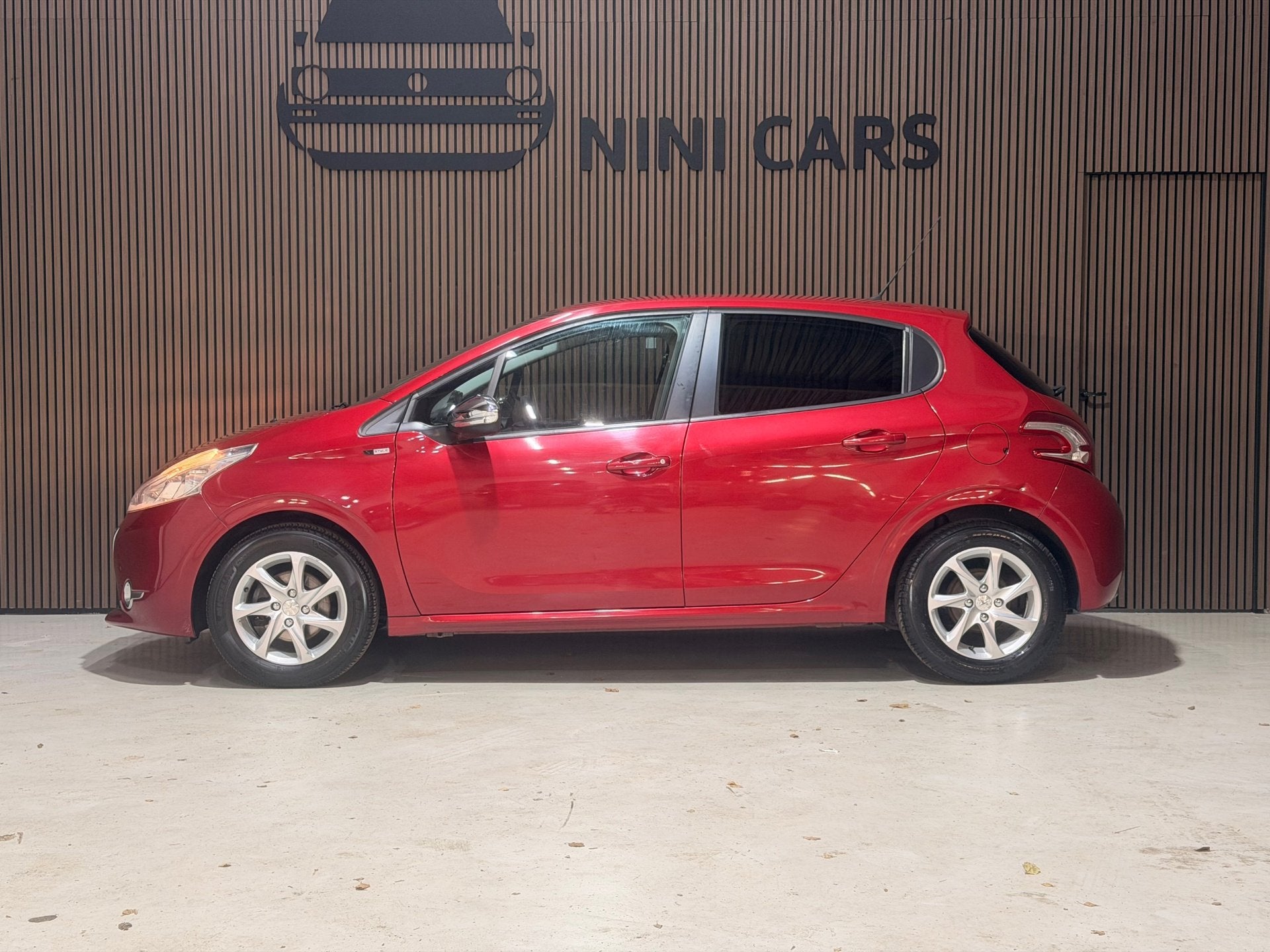 Peugeot 208 1.2 VTi Style Distributie 1000km vervangen| Navi, Voorwielaandrijving, Euro 5, Gebruikt, 31 €/maand