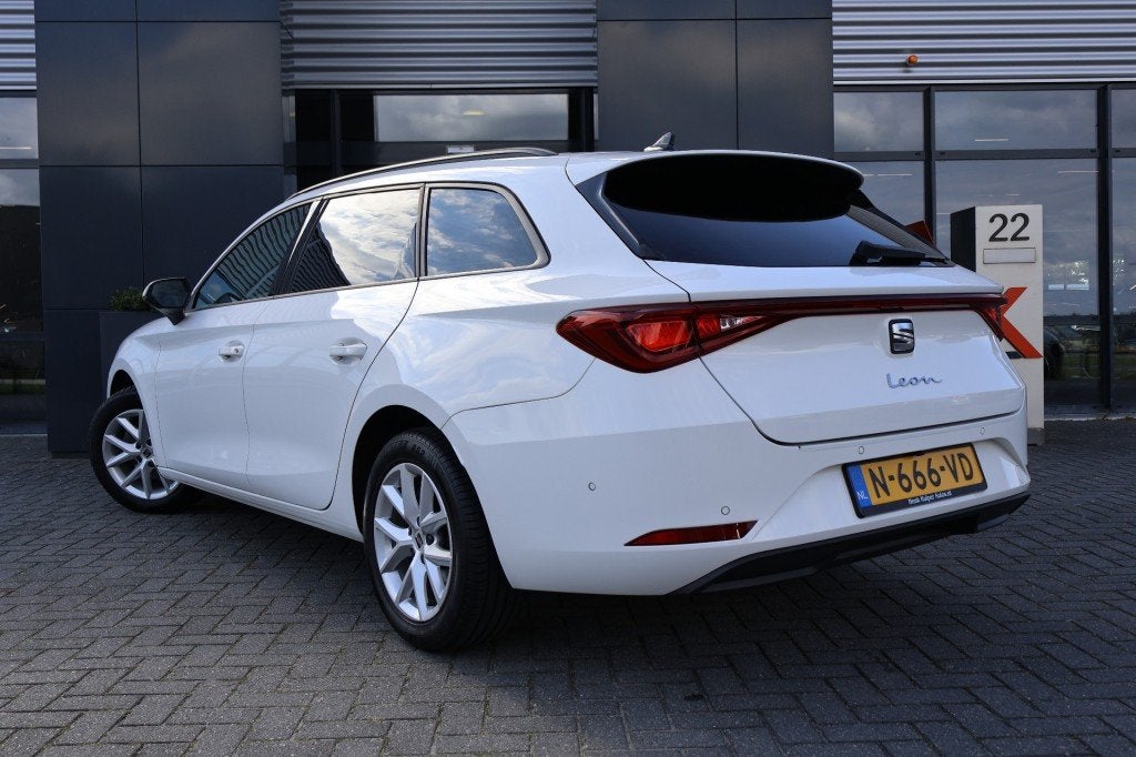 Seat LEON 1.0 TSI STYLE / Navi / Virtual dashboard/ Park-ass, Gebruikt, Met garantie (alle), Leon, Wit