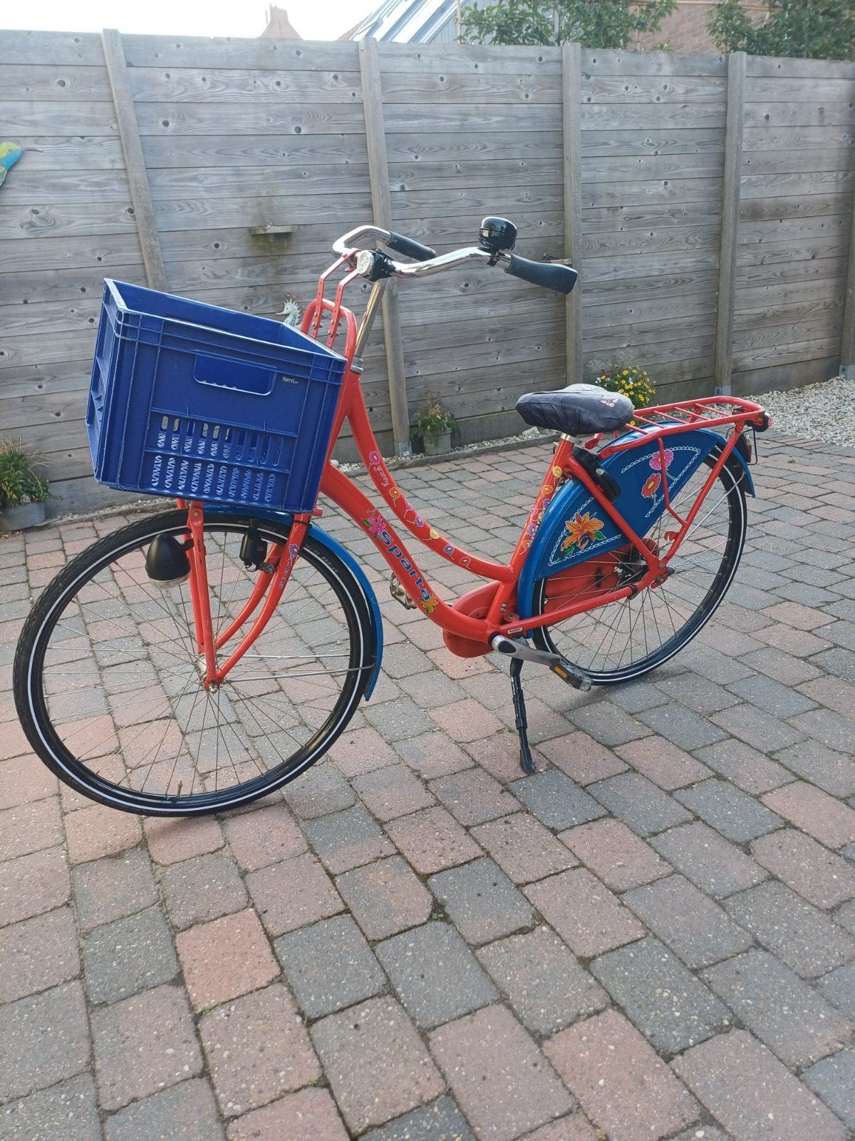 Opvallende rode damesfiets met mand, Fietsen en Brommers, Terugtraprem, 50 tot 53 cm, Ophalen, Overige merken