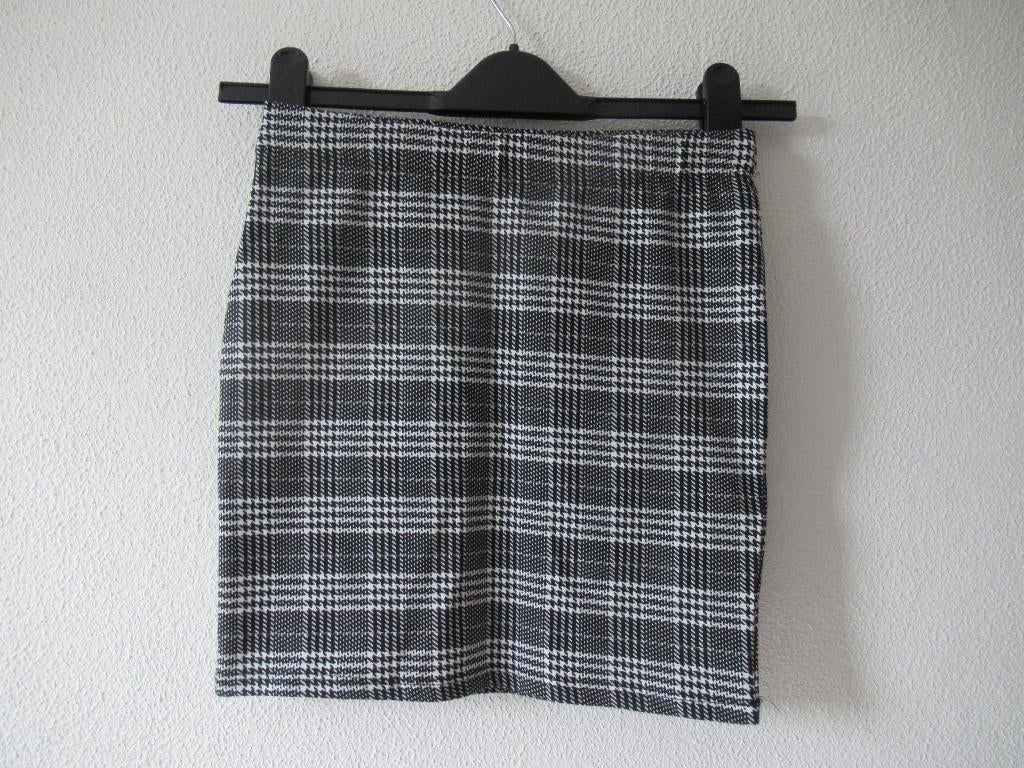 Zwart/wit geruit rokje, Kleding | Dames, Rokken, Zwart, Ophalen of Verzenden, Zo goed als nieuw, Maat 36 (S)
