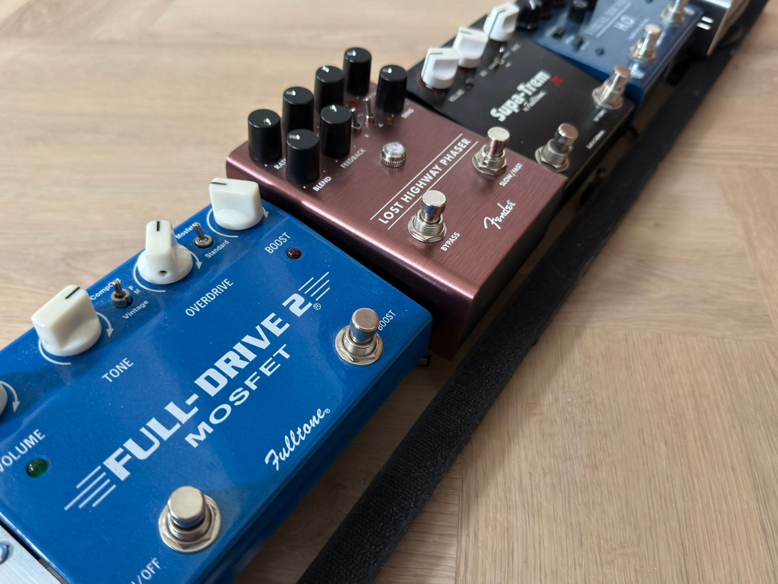 Pedalboard met voeding en effectpedalen, Ophalen of Verzenden, Zo goed als nieuw, Delay of Echo