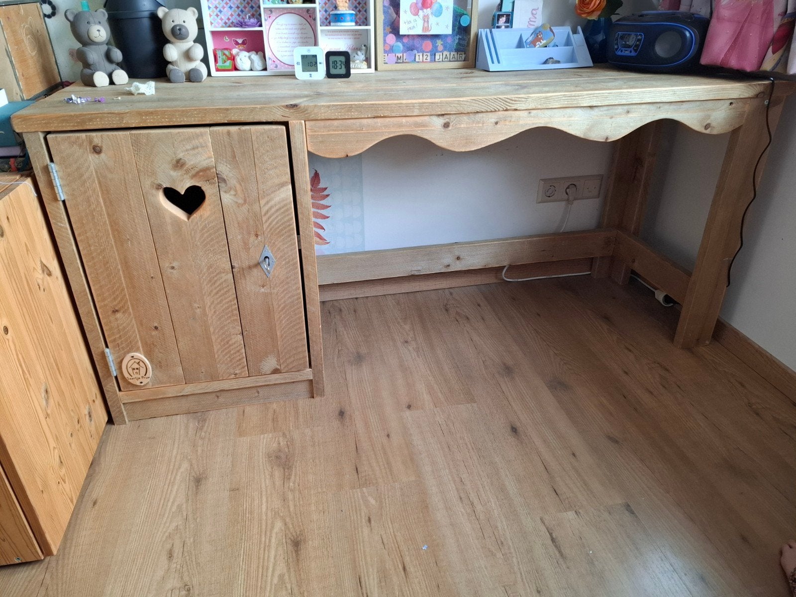 Stoere Saartje Prum steigerhouten bureau, Ophalen, Zo goed als nieuw