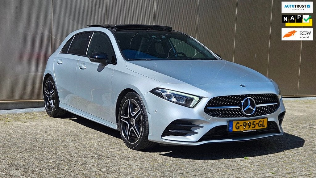 Mercedes-Benz A-klasse 180 Business Solution AMG l PANO, Auto's, Mercedes-Benz, 136 pk, Gebruikt, 4 cilinders, Origineel Nederlands