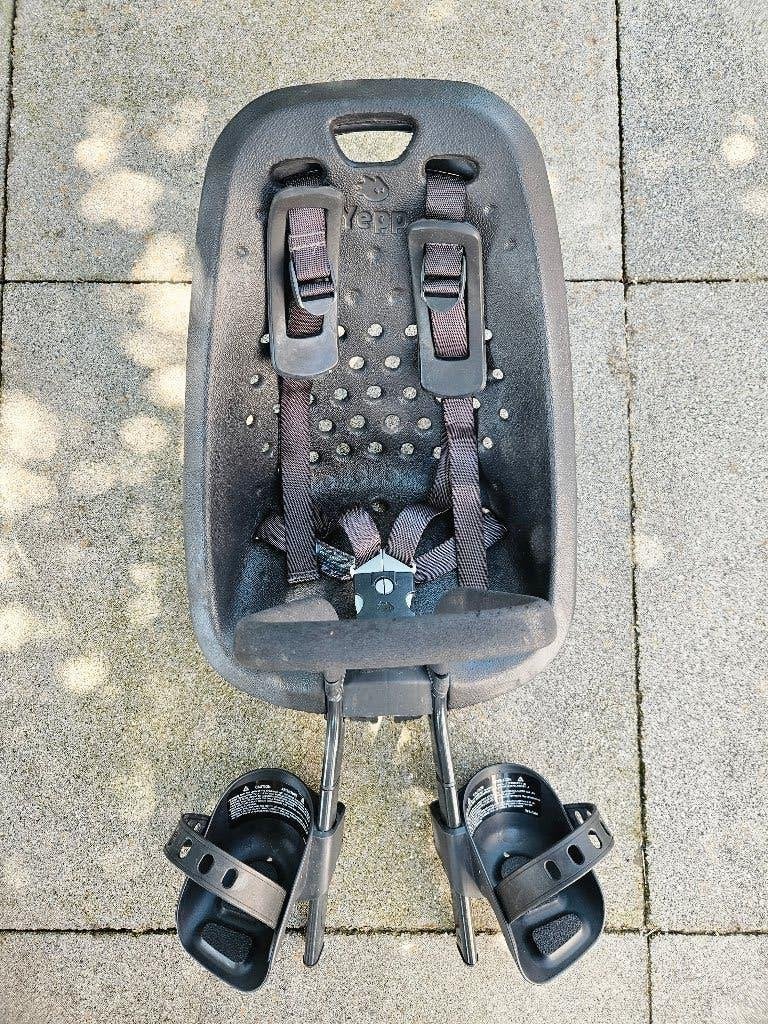 Te koop: Thule Yepp mini, kleur zwart én windscherm, Ophalen, Voetsteuntjes, 0 t/m 18 kg, Voorzitje