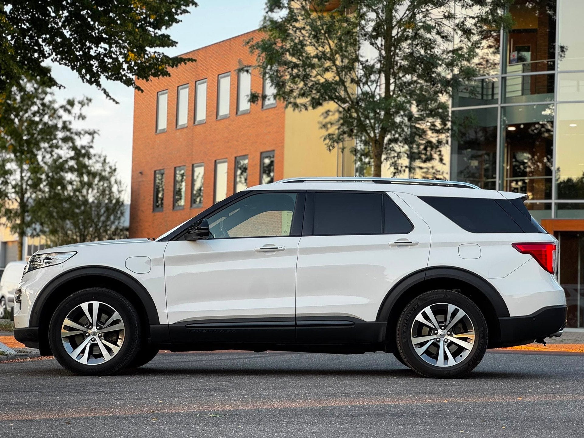 Ford EXPLORER 3.0 V6 EcoBoost PHEV ST-Line, Auto's, Ford, Automaat, Gebruikt, Euro 6, 2441 kg
