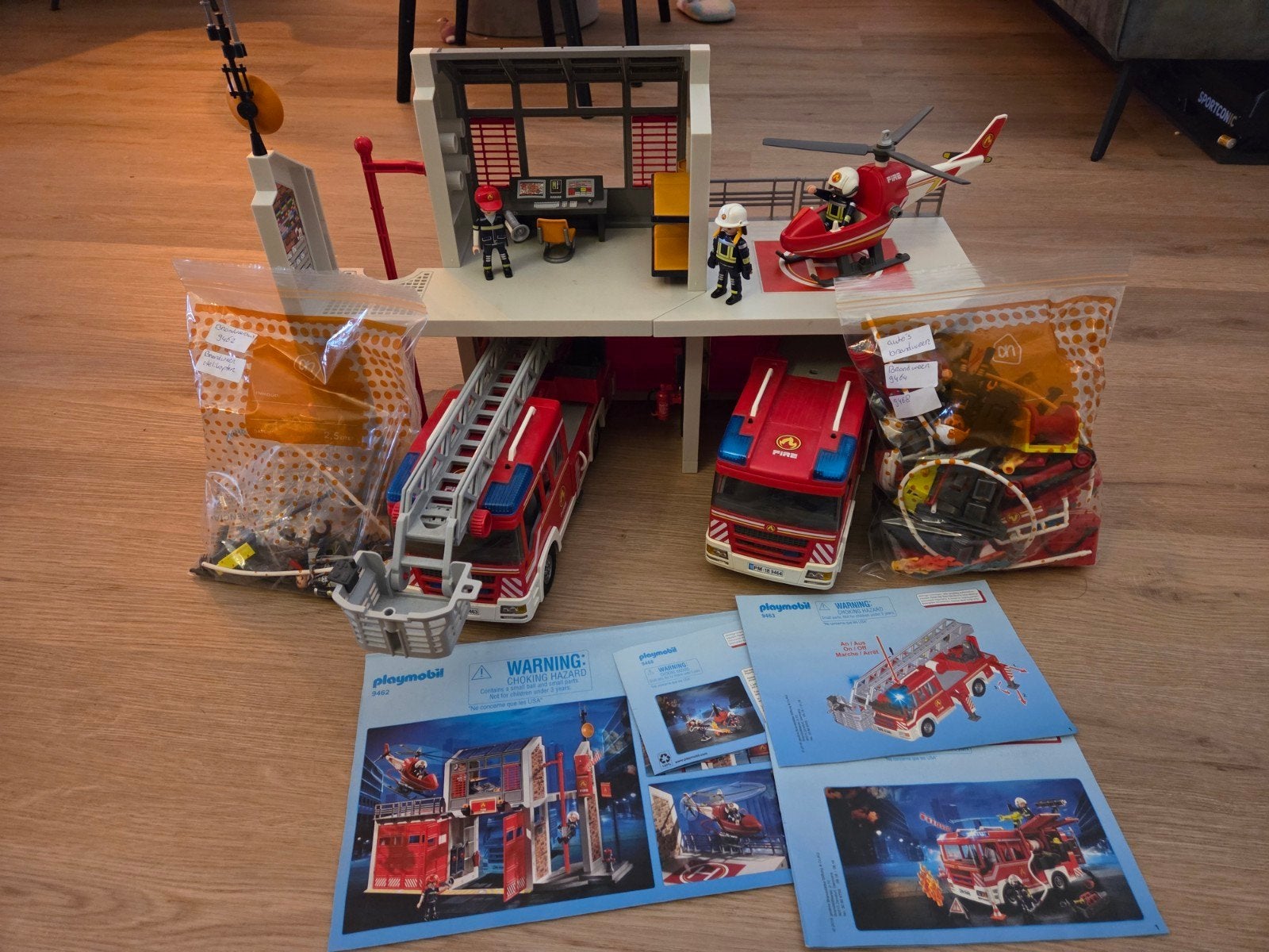 Playmobil brandweerkazerne en auto's., Ophalen, Gebouw, Complete set, Zo goed als nieuw