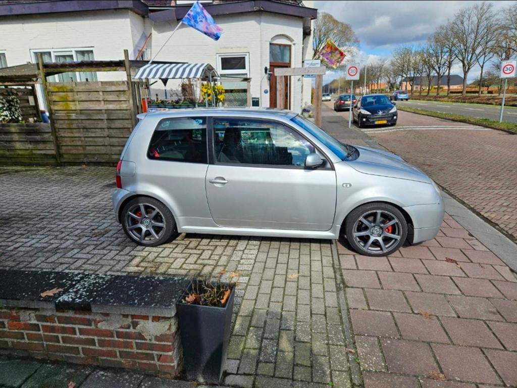 Volkswagen 2002 Grijs, 125 pk, 31 €/maand, 4 stoelen, Bedrijf