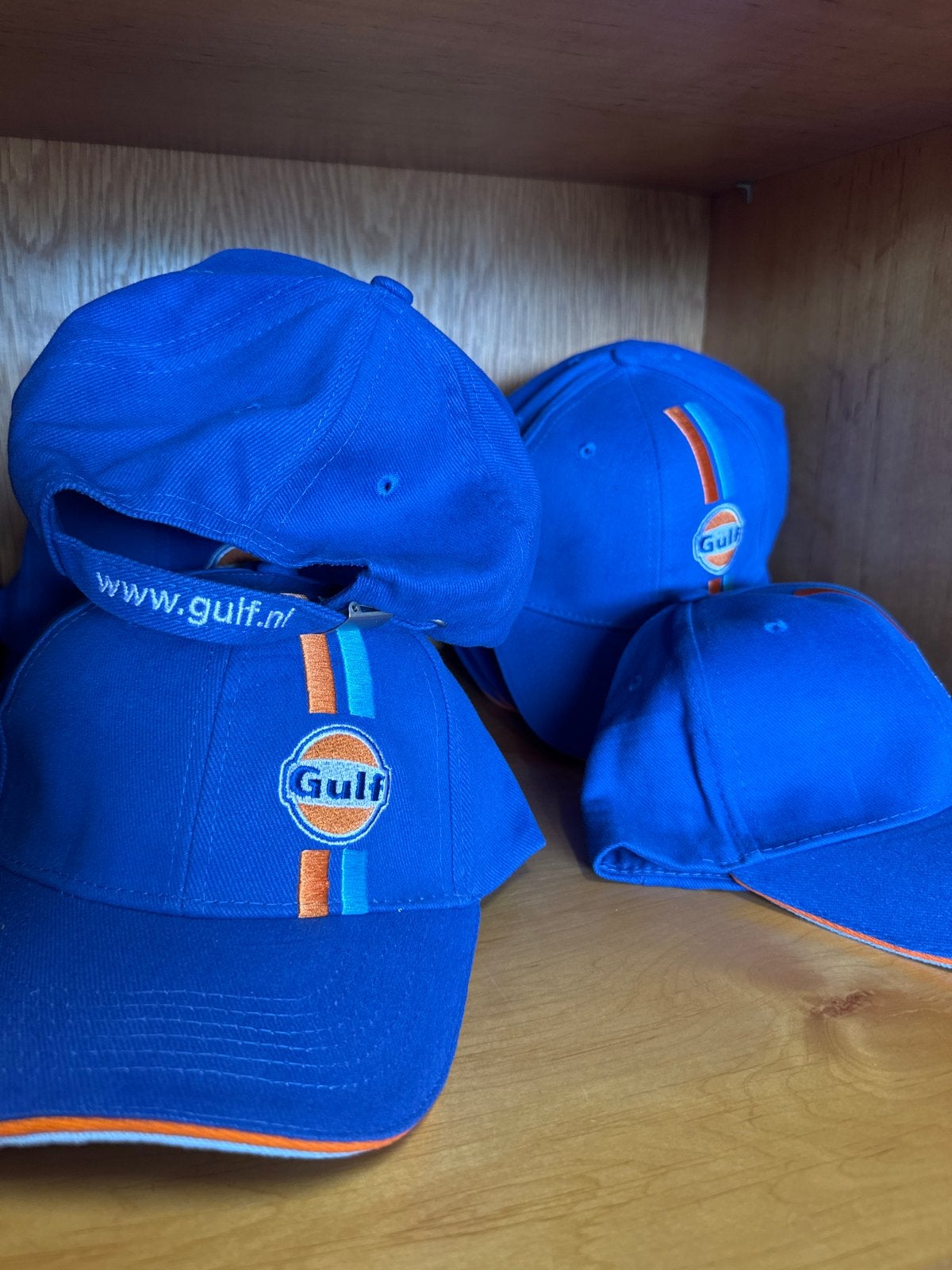 Nieuwe Gulf petten - Blauw met logo en strepen, Ophalen of Verzenden, Nieuw, One size fits all, Pet