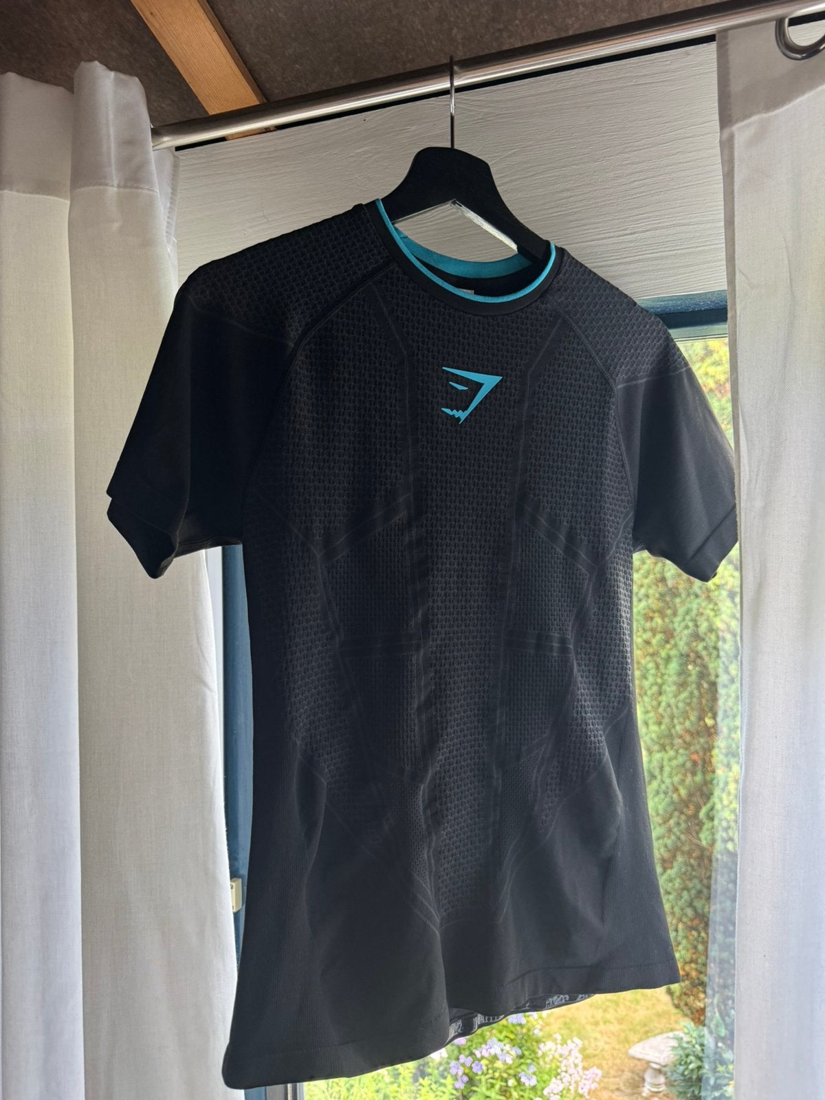 Gymshark Onyx V1 T-shirt blauw/zwart L, Ophalen of Verzenden, Zo goed als nieuw, Maat 48/50 (M), Blauw