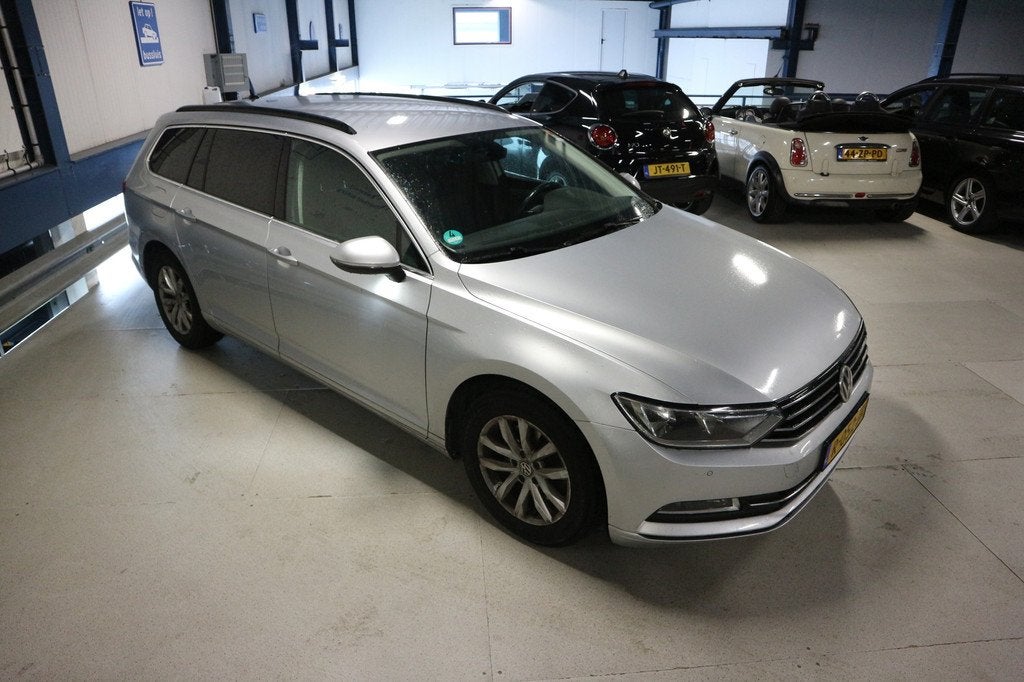 Volkswagen Passat Variant 1.4 TSI ACT Highline / NIEUW MODEL, Auto's, Voorwielaandrijving, Gebruikt, Euro 6, 4 cilinders