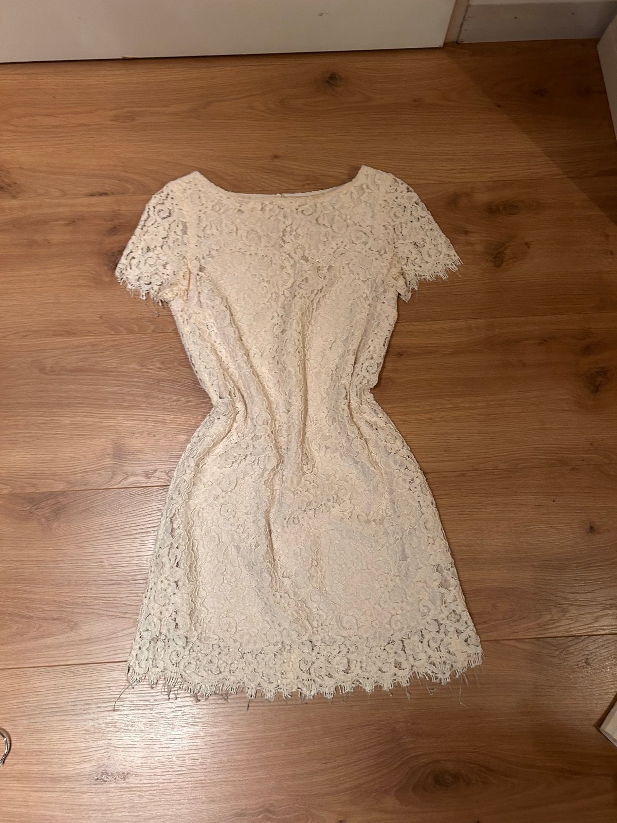 Zara Kanten Jurk Crème Maat S, Beige, Ophalen of Verzenden, Zo goed als nieuw, Maat 36 (S)