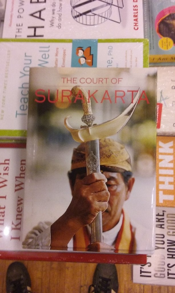 Keris- Kris boek: The court of Surakarta *Java Kraton BU18, Antiek en Kunst, Ophalen of Verzenden