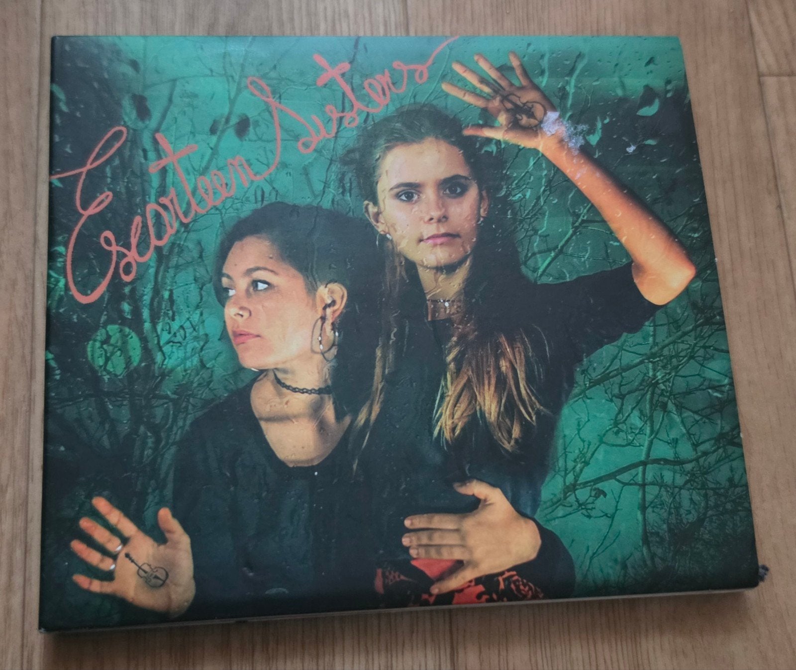 Escarteen Sisters, Ophalen of Verzenden, Zo goed als nieuw