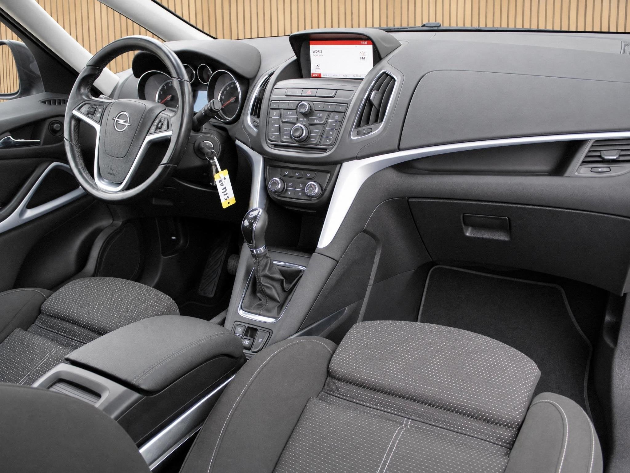 Opel Zafira Tourer 1.4 Edition | Navi / Airco / Cruise, Auto's, Stof, Gebruikt, 4 cilinders, Origineel Nederlands