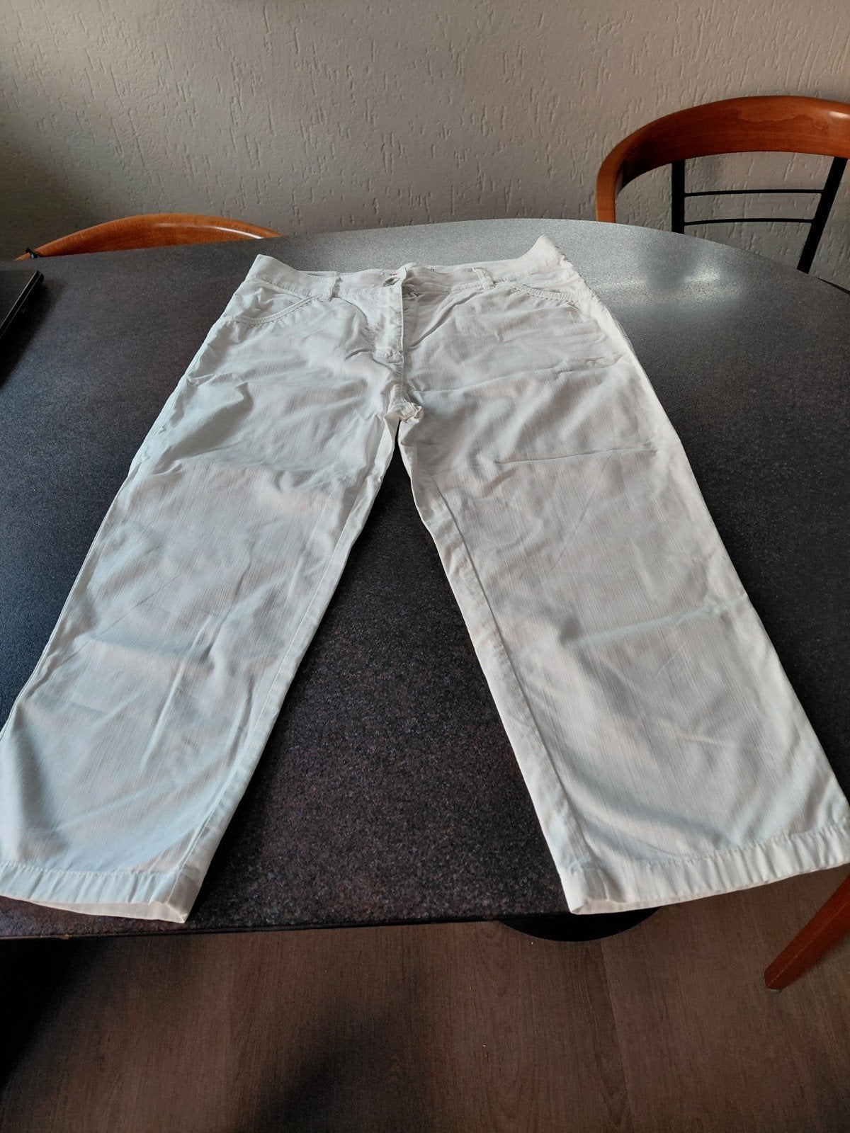 Witte Broek Maat 36 knie lengte., Wit, Ophalen of Verzenden, Zo goed als nieuw, Driekwart
