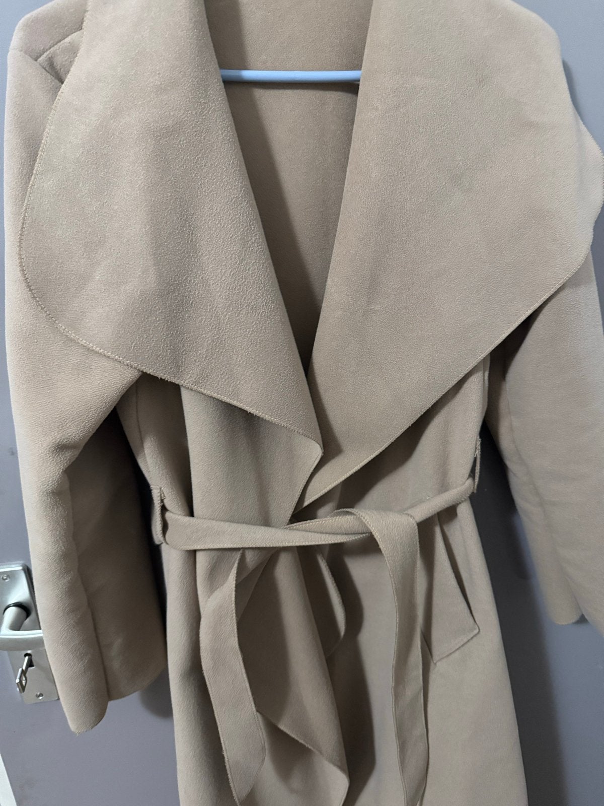 Beige/Camel Wrap Coat met Watervalkraag - Vintage Stijl, Kleding | Dames, Ophalen of Verzenden, Gedragen, Maat 36 (S), Beige