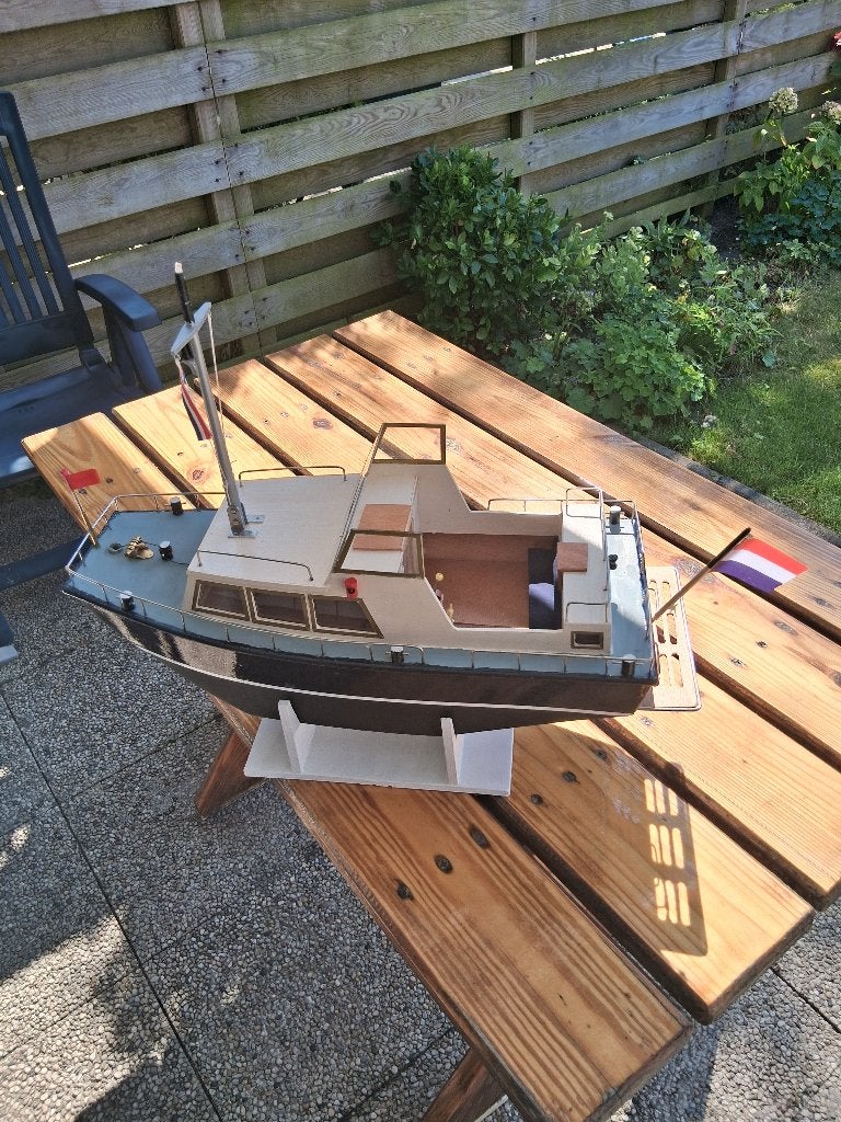 modelboot doerak 850 ak, Hobby en Vrije tijd, Ophalen of Verzenden, Zo goed als nieuw, 1:32 tot 1:50, Overige merken