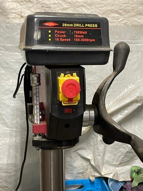 Kolomboormachine, Ophalen, 600 watt of meer, Variabele snelheid, Zo goed als nieuw