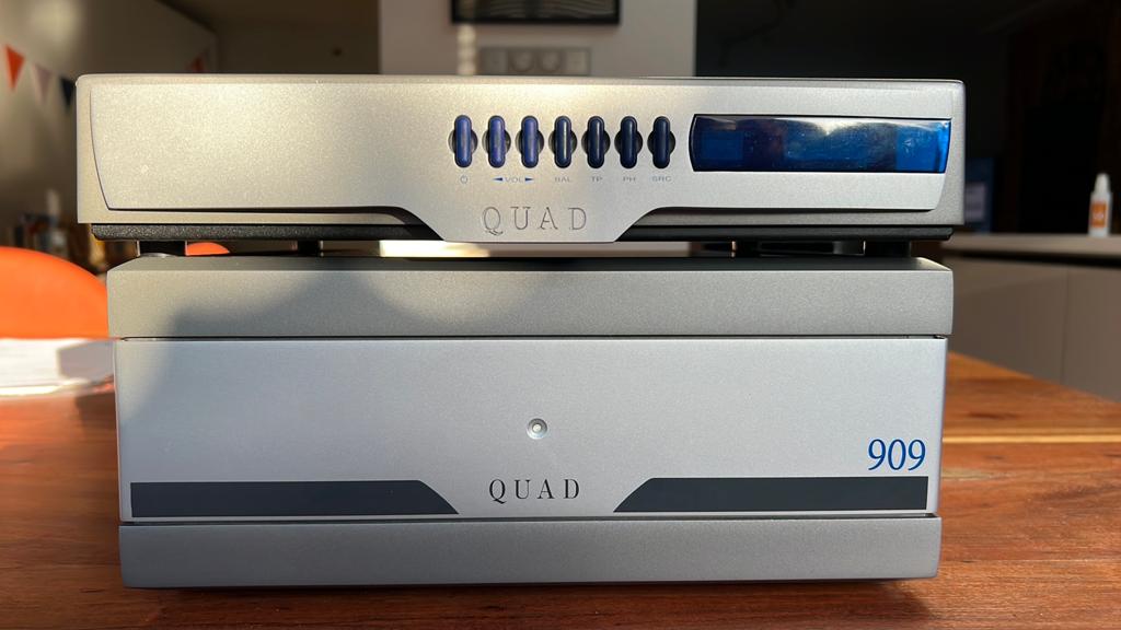 QUAD 99 voorversterker met 909 eindversterker, Zo goed als nieuw, 120 watt of meer, Stereo, Ophalen