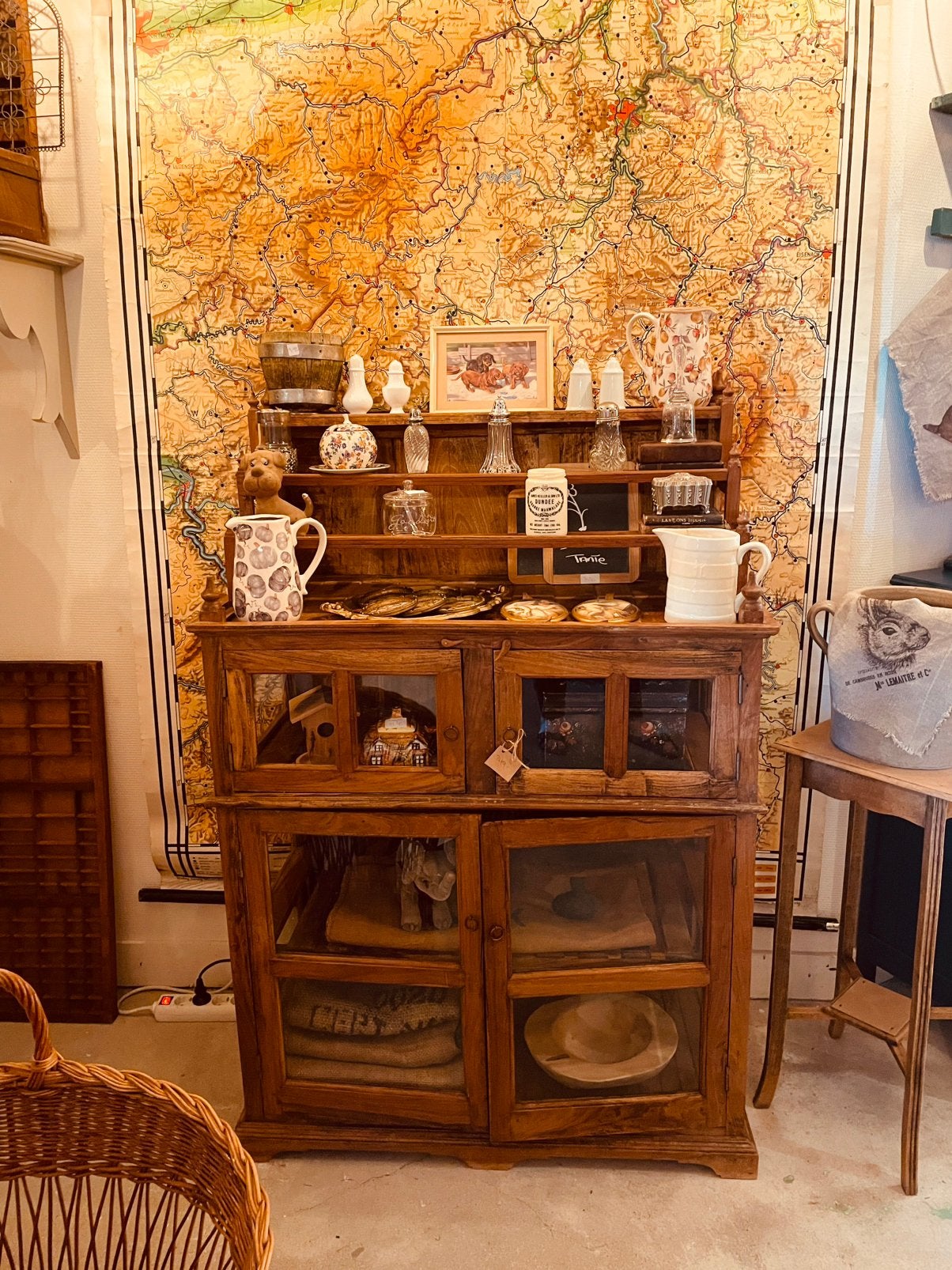 Houten Vitrinekast, Antiek en Kunst, Antiek | Meubels | Kasten, Ophalen of Verzenden