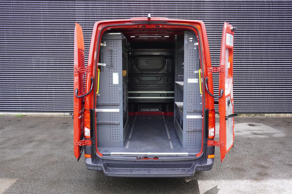 Volkswagen Crafter 35 180pk Automaat L3H3/L2H2Apple Carplay, Gebruikt, 4 cilinders, Volkswagen, 2159 kg