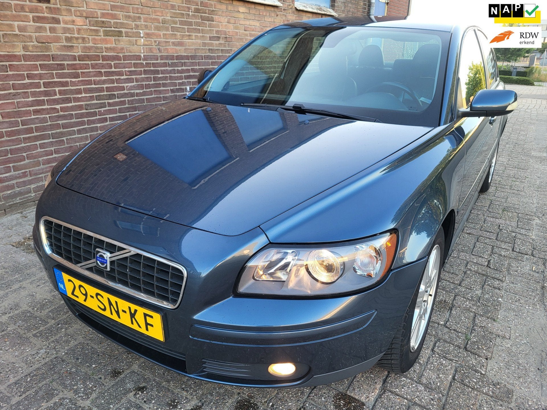 Volvo S40 1.8 BJ 2006 APK 19-2-27 VOL LEER 1150,-, Voorwielaandrijving, 125 pk, Gebruikt, Zwart