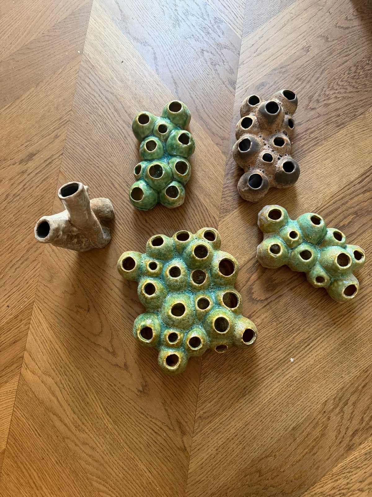 Set van 5 unieke bloemisten vazen - Nieuw, Nieuw, Ophalen of Verzenden, Steen/keramiek, Meerkleurig