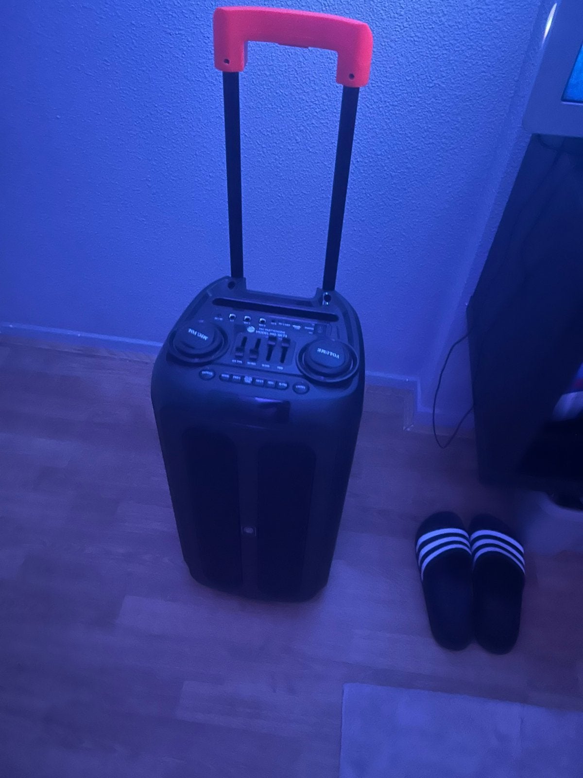 Belutooth box, Ophalen of Verzenden, Zo goed als nieuw, Hard kunststof, Minder dan 50 cm