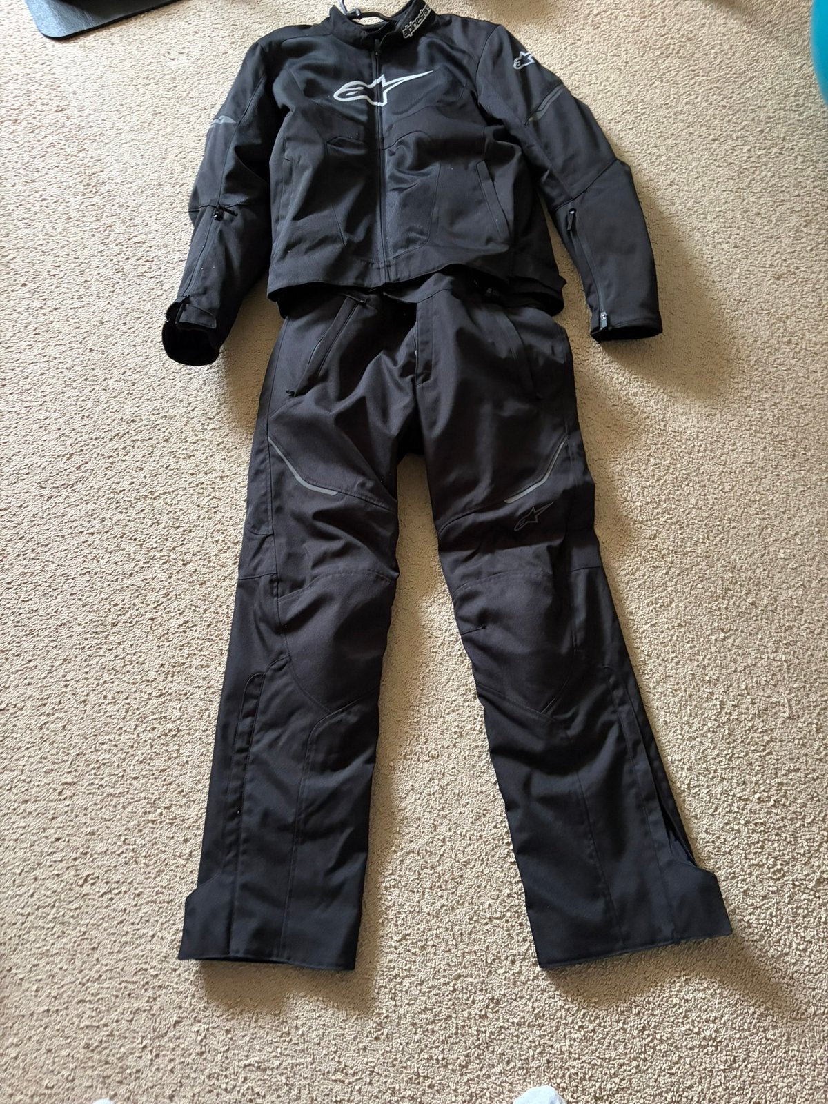 Complete partij motorkleding: jassen, broeken, helmen, hands, Ophalen, Tweedehands, Heren, Overige typen
