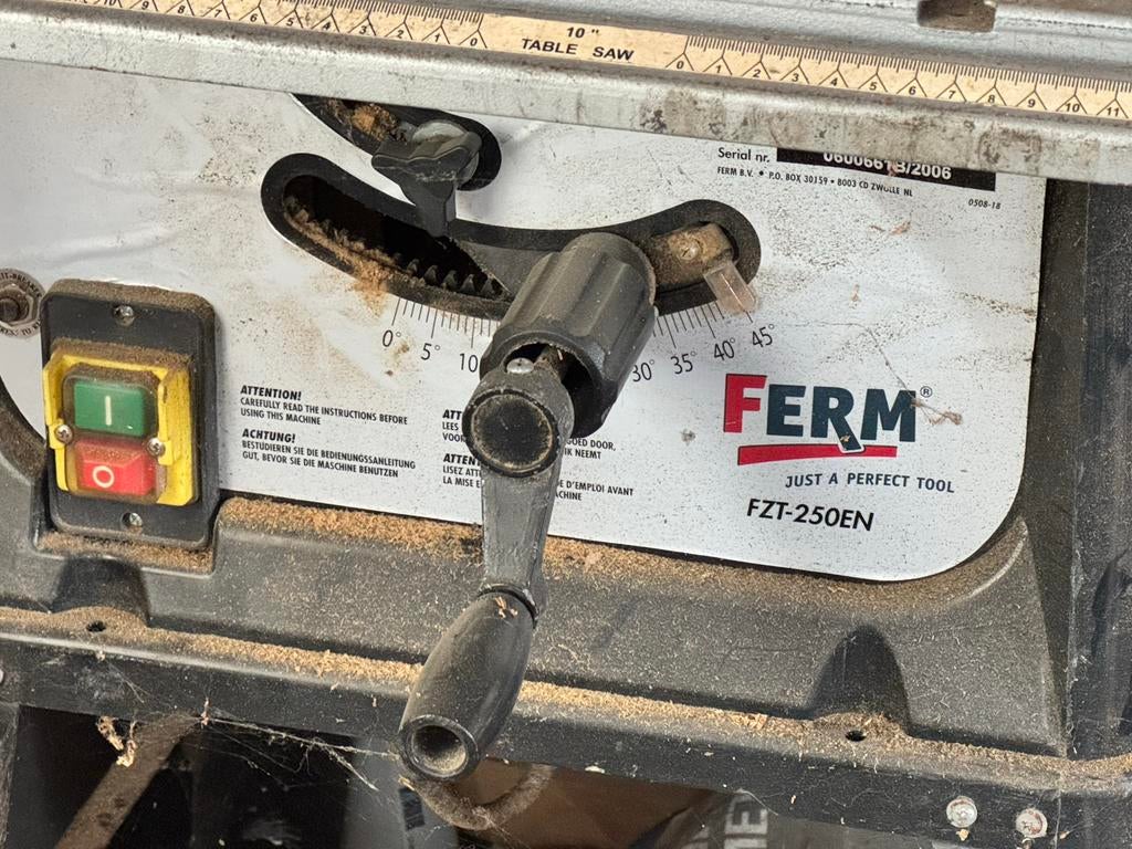Ferm FZT-250EN Tafelzaag - Gebruikt, Doe-het-zelf en Verbouw, Ophalen, Gebruikt, Cirkelzaag, 600 tot 1200 watt