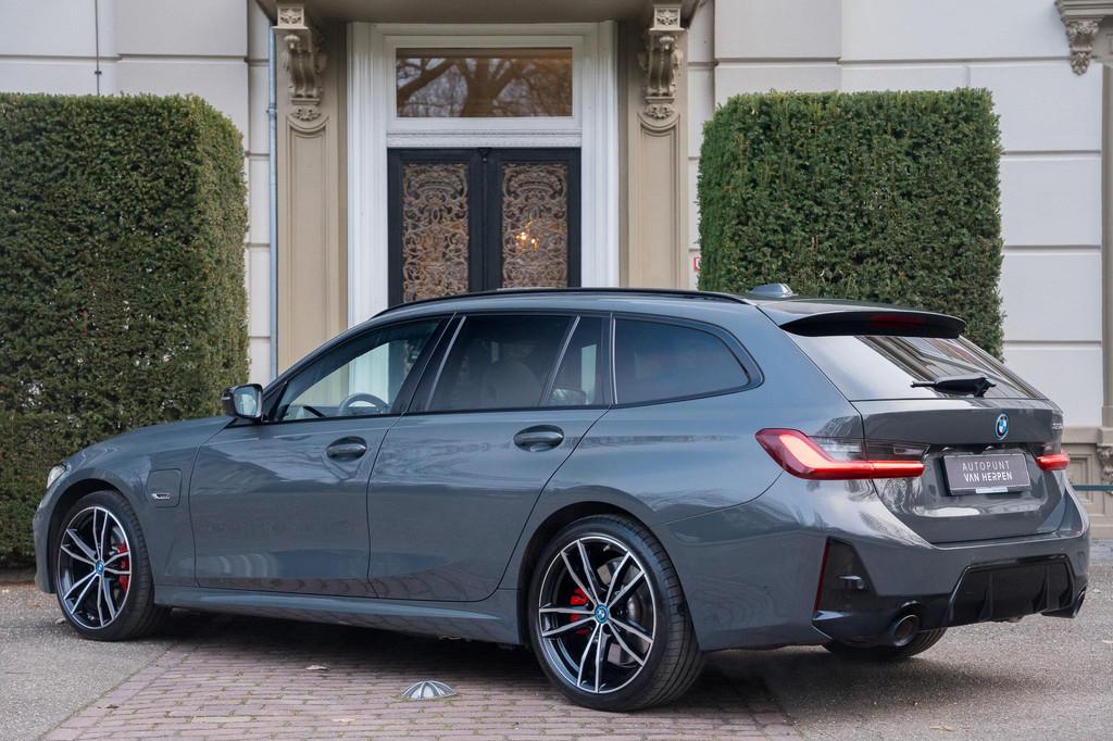 BMW 3-serie Touring 330e High Executive TREKHAAK | PANO | 36, Auto's, BMW, Gebruikt, Euro 6, 4 cilinders, Hybride Elektrisch/Benzine