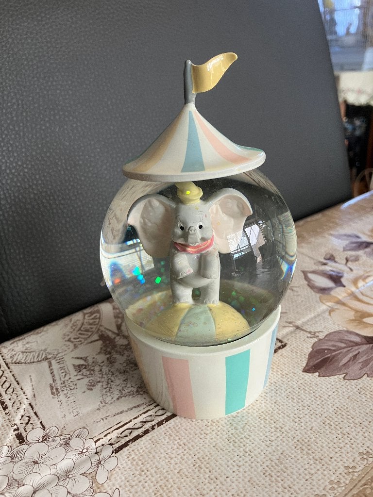 Dumbo ( Dombo ) Disney Snowglobe, Verzamelen, Disney, Nieuw, Beeldje of Figuurtje, Bambi of Dumbo, Ophalen of Verzenden