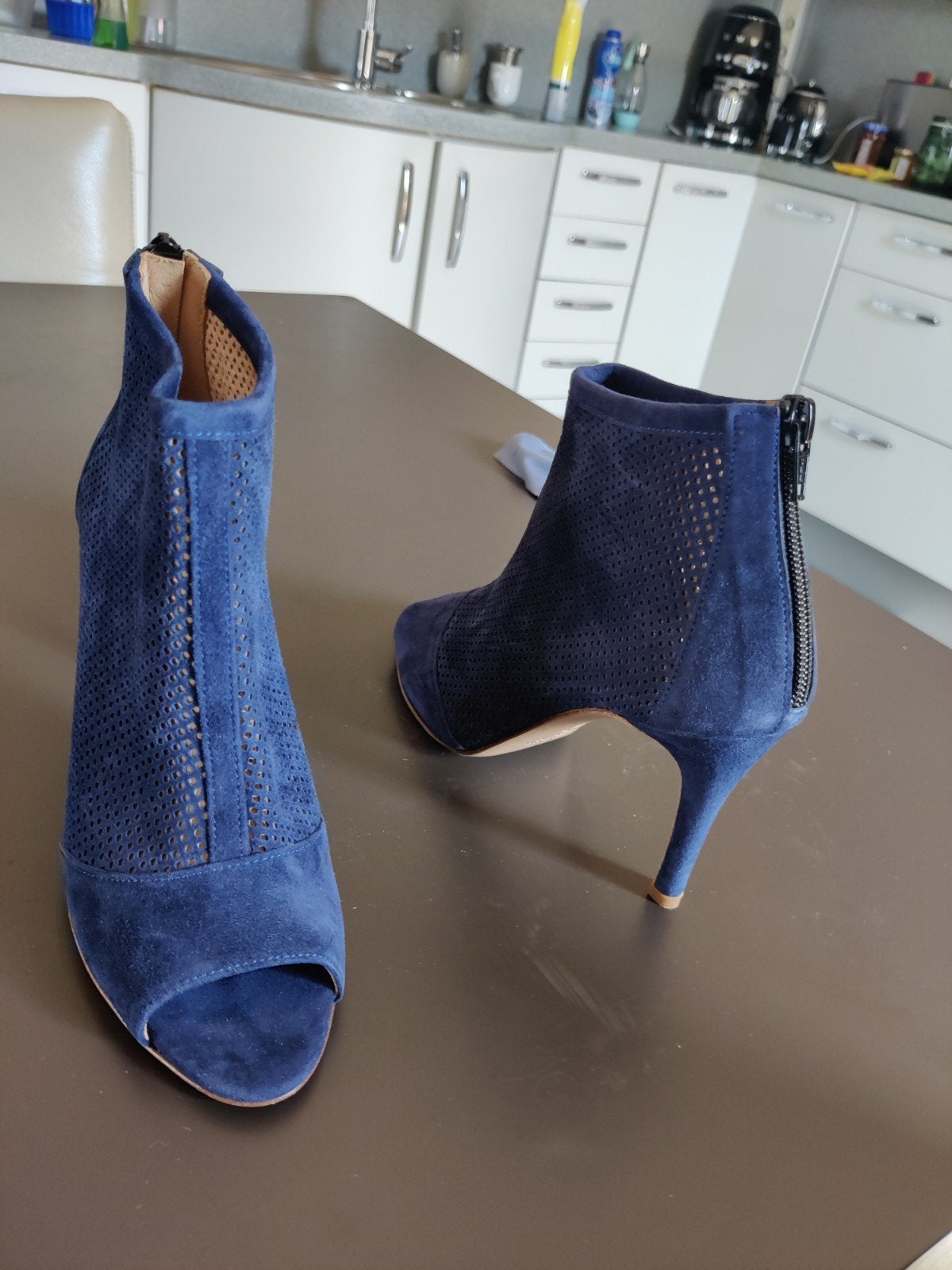 Frida zomer suède leren schoenen maat 37 €200, Kleding | Dames, Ophalen of Verzenden, Nieuw
