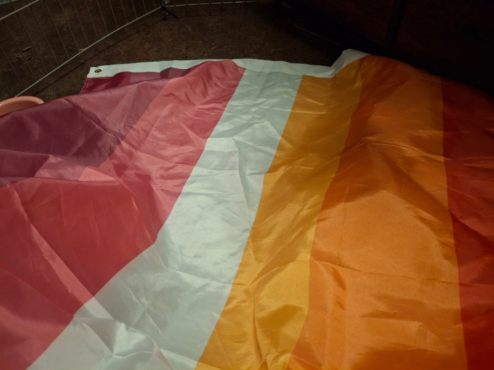 Lesbitsche vlag heel groot, Verzenden