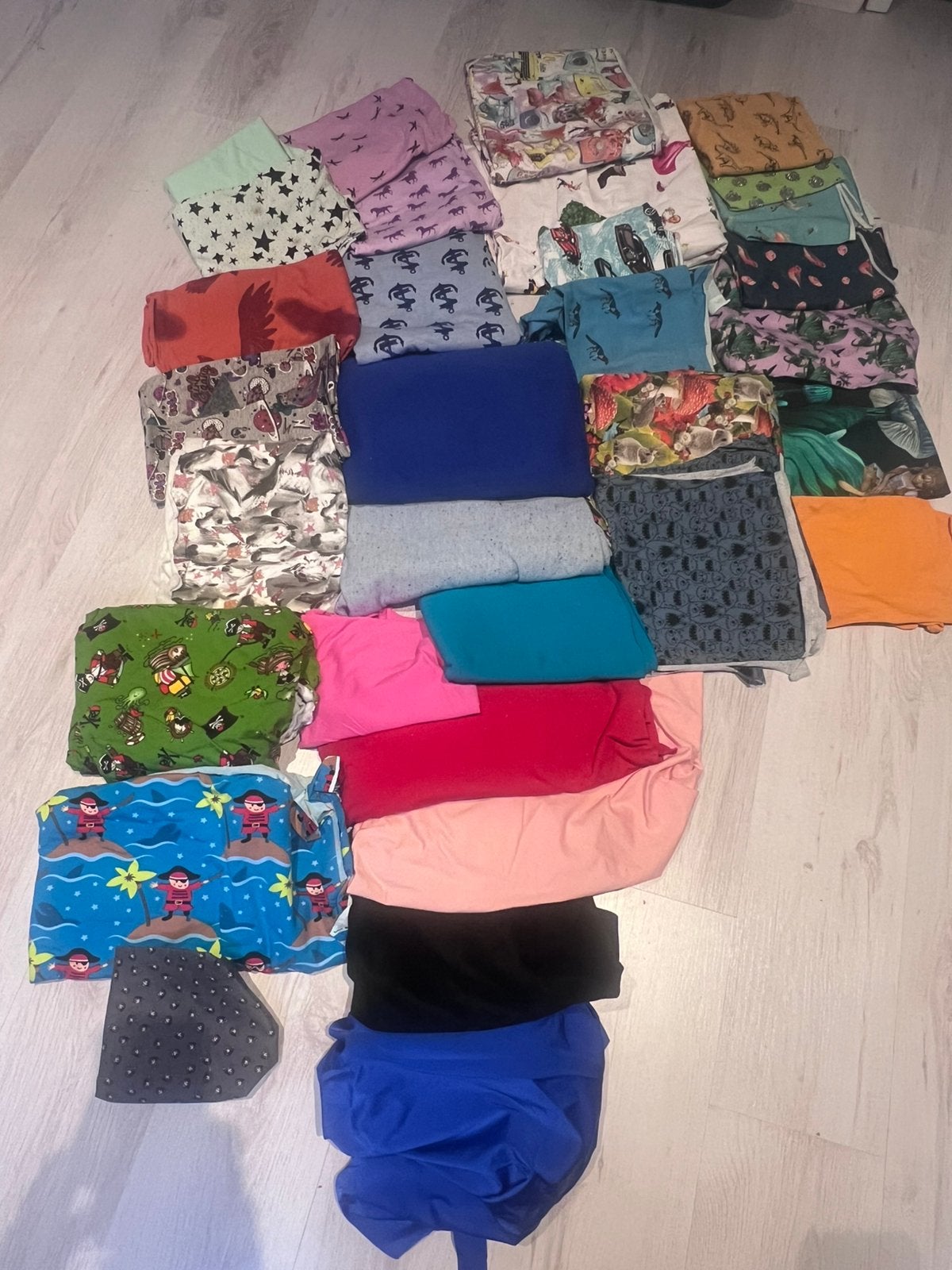 Groot pakket (kinder) stoffen voor jongens en meisjes, Ophalen, Zo goed als nieuw