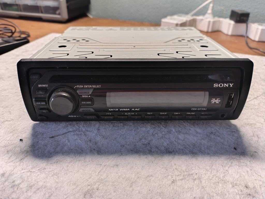 Sony CDX-GT33U Autoradio 4x45W met iPod/USB aansluiting, Ophalen of Verzenden