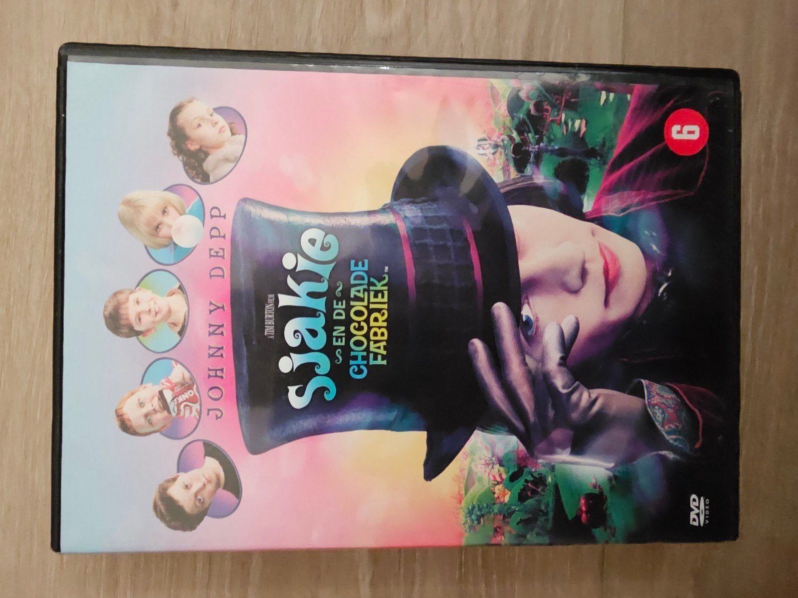 Sjakie en de Chocoladefabriek DVD - Johnny Depp, Gebruikt, Nederlands, Ophalen of Verzenden, Vanaf 6 jaar