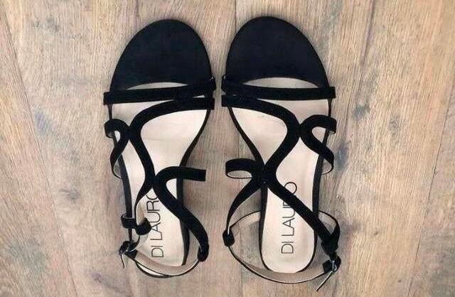 Zwarte sandalen met lage hak van DI LAURO, Zwart, Zo goed als nieuw, Sandalen of Muiltjes, Ophalen of Verzenden