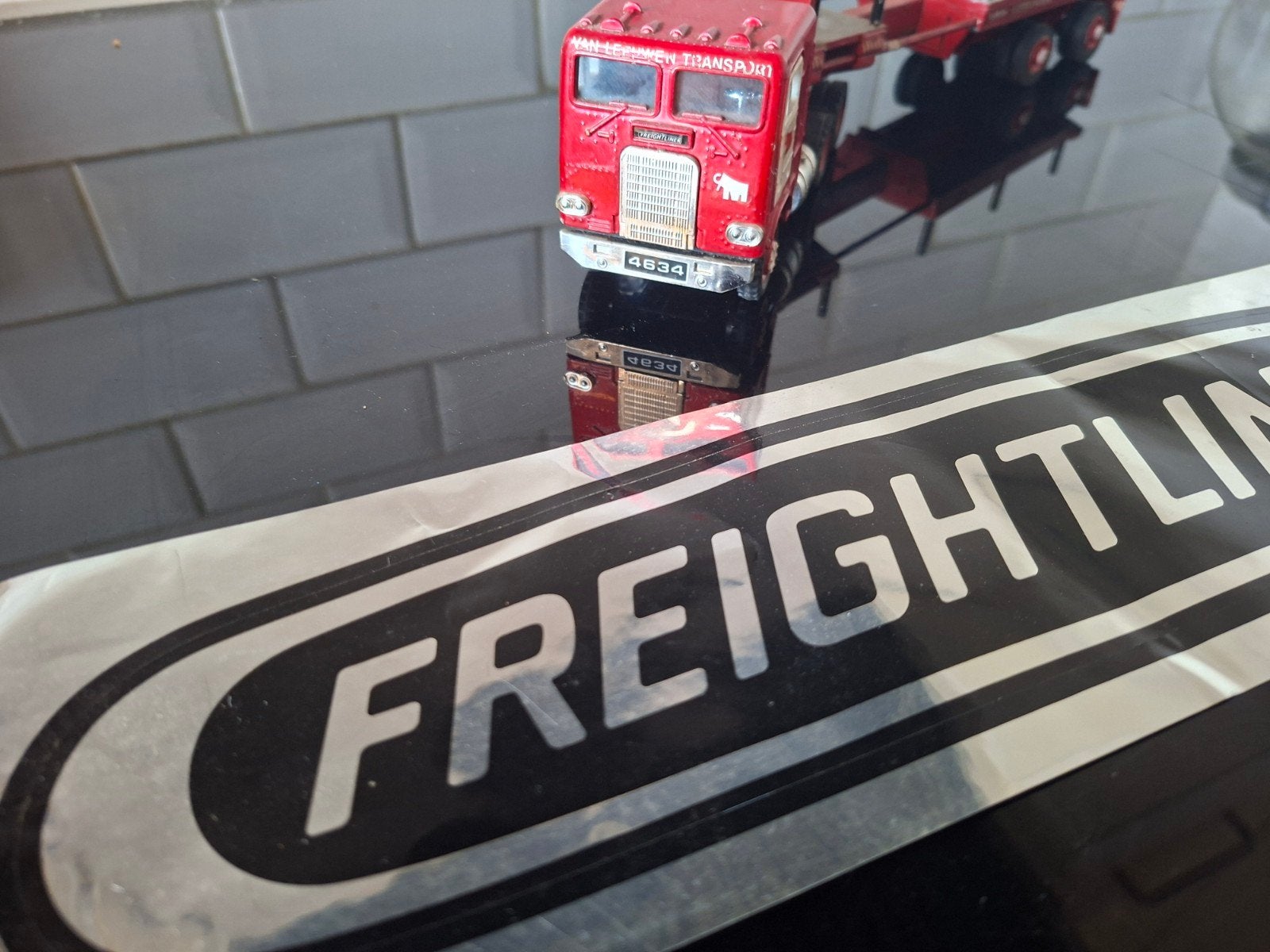 Mooie FREIGHTLINER met. uitschuifbare trailer, Ophalen, Bus of Vrachtwagen