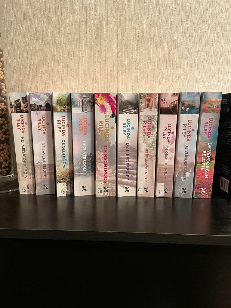 Grote collectie Lucinda Riley boeken - 10 titels, Ophalen of Verzenden, Gelezen, Lucinda Riley, Nederland