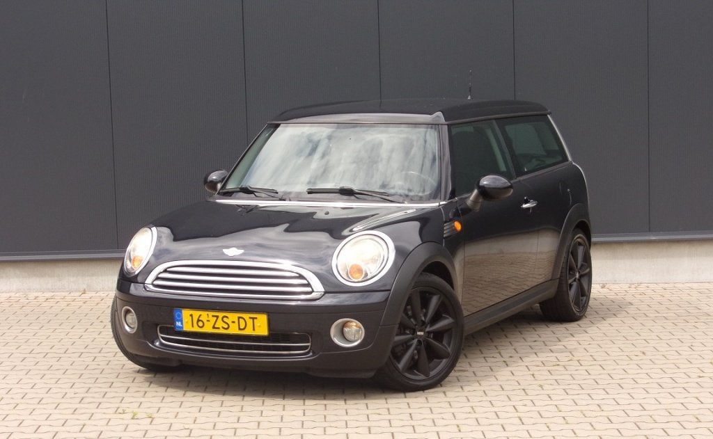 MINI Clubman 1.6 Cooper Chili | NL auto | Airco | 17 inch ve, Auto's, Voorwielaandrijving, Gebruikt, 4 cilinders, Metallic lak
