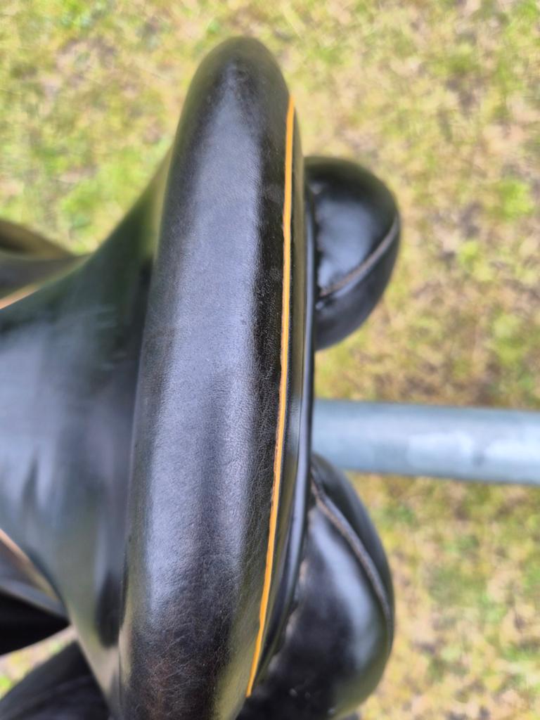 Euroriding luxor 18 inch, Ophalen, Zo goed als nieuw, Dressuur