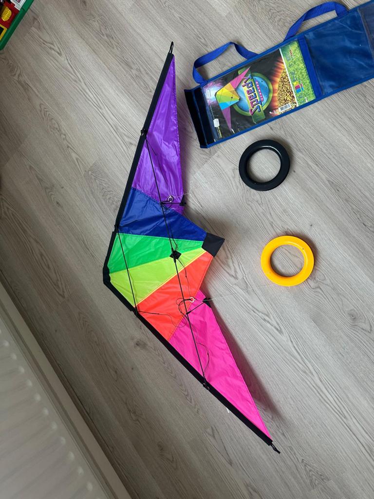 Knoop Kites Stuntvlieger / Delta vlieger met opbergtas, Sport en Fitness, Vliegeren, Ophalen of Verzenden